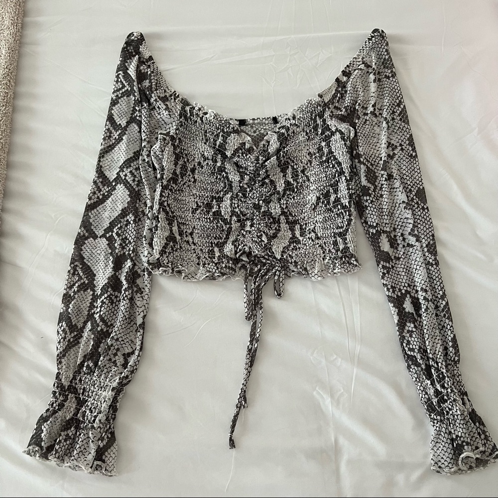 🌸NEW Snakeskin Top